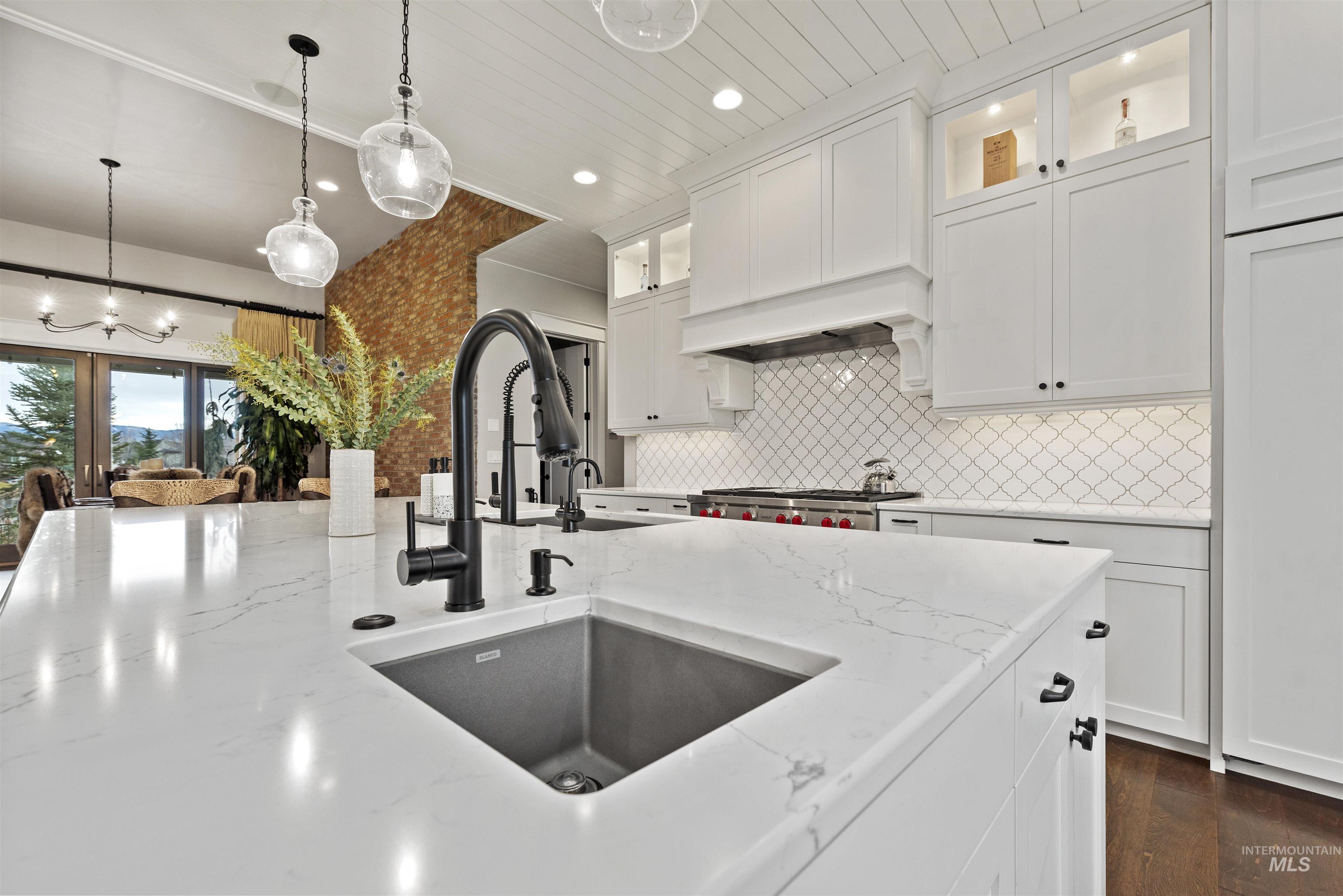 900 S Brentbrook Ln, Eagle, Idaho 83616, 4 Bedrooms, 4.5 Bathrooms, Residential For Sale, Price $2,448,000,MLS 98971252