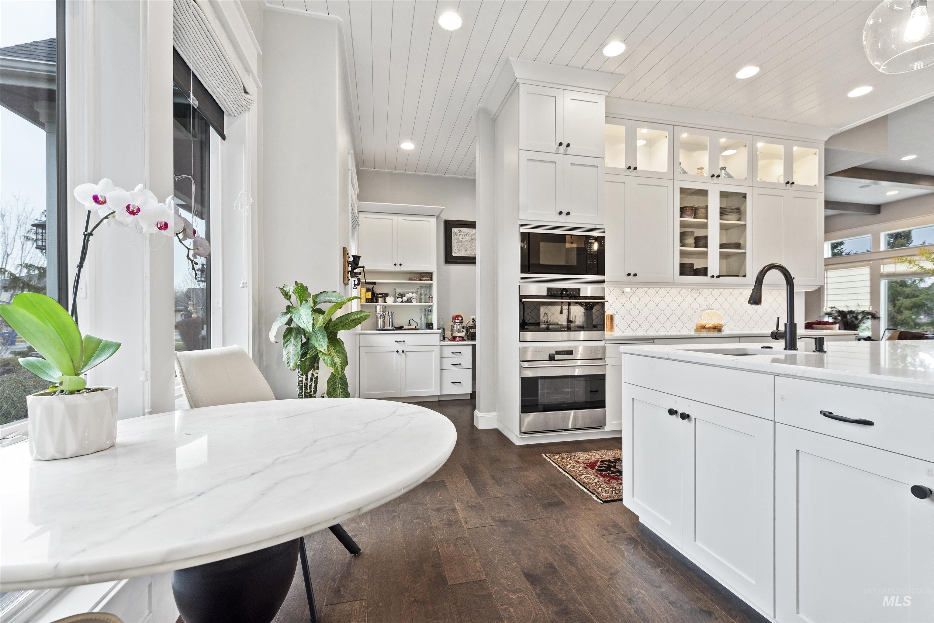 900 S Brentbrook Ln, Eagle, Idaho 83616, 4 Bedrooms, 4.5 Bathrooms, Residential For Sale, Price $2,448,000,MLS 98971252