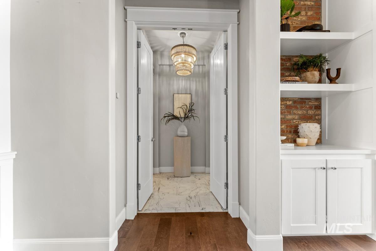 900 S Brentbrook Ln, Eagle, Idaho 83616, 4 Bedrooms, 4.5 Bathrooms, Residential For Sale, Price $2,448,000,MLS 98971252