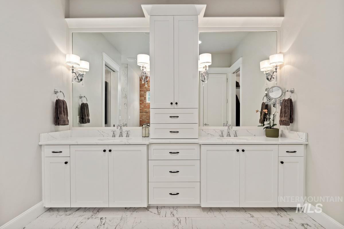 900 S Brentbrook Ln, Eagle, Idaho 83616, 4 Bedrooms, 4.5 Bathrooms, Residential For Sale, Price $2,448,000,MLS 98971252