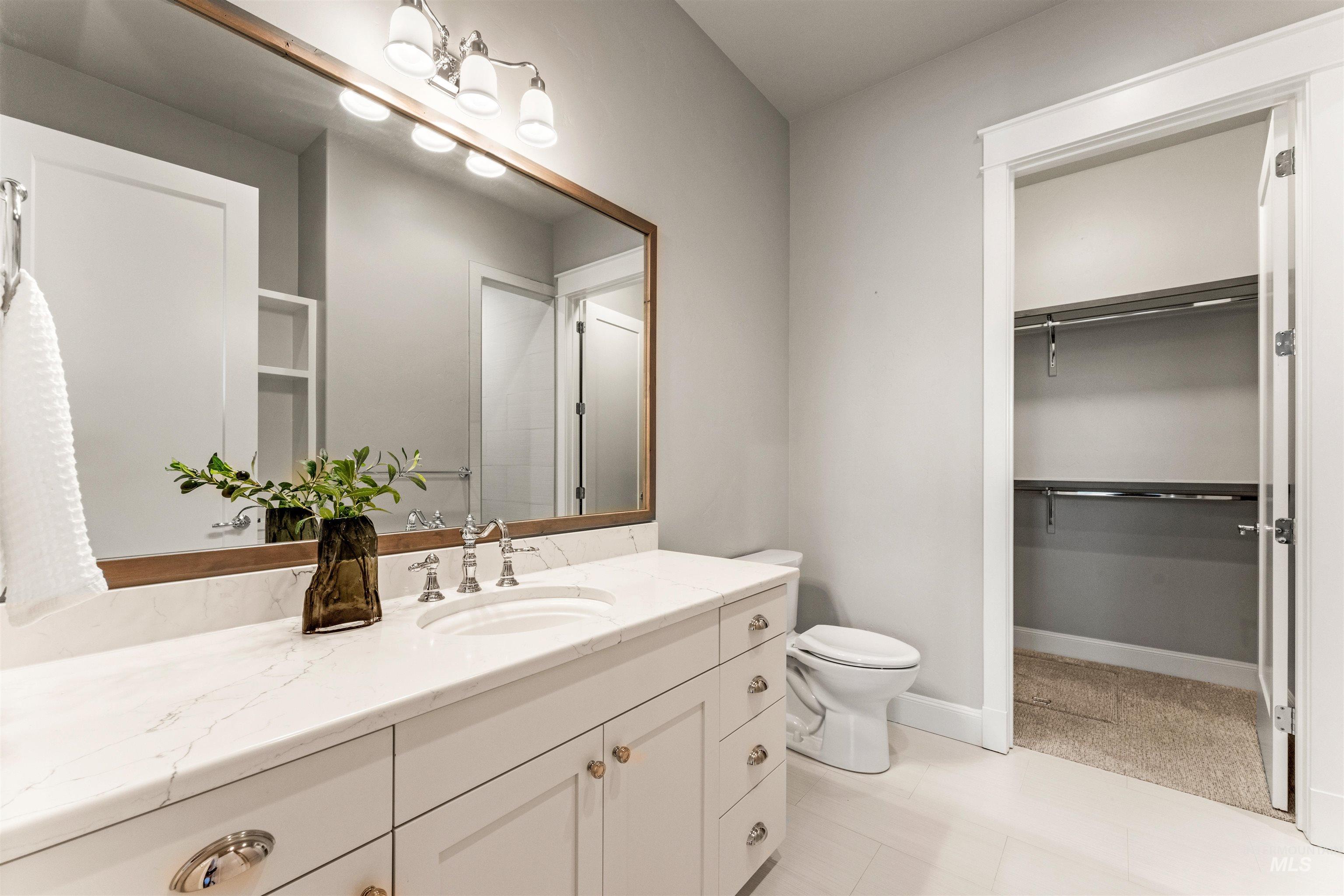 900 S Brentbrook Ln, Eagle, Idaho 83616, 4 Bedrooms, 4.5 Bathrooms, Residential For Sale, Price $2,448,000,MLS 98971252