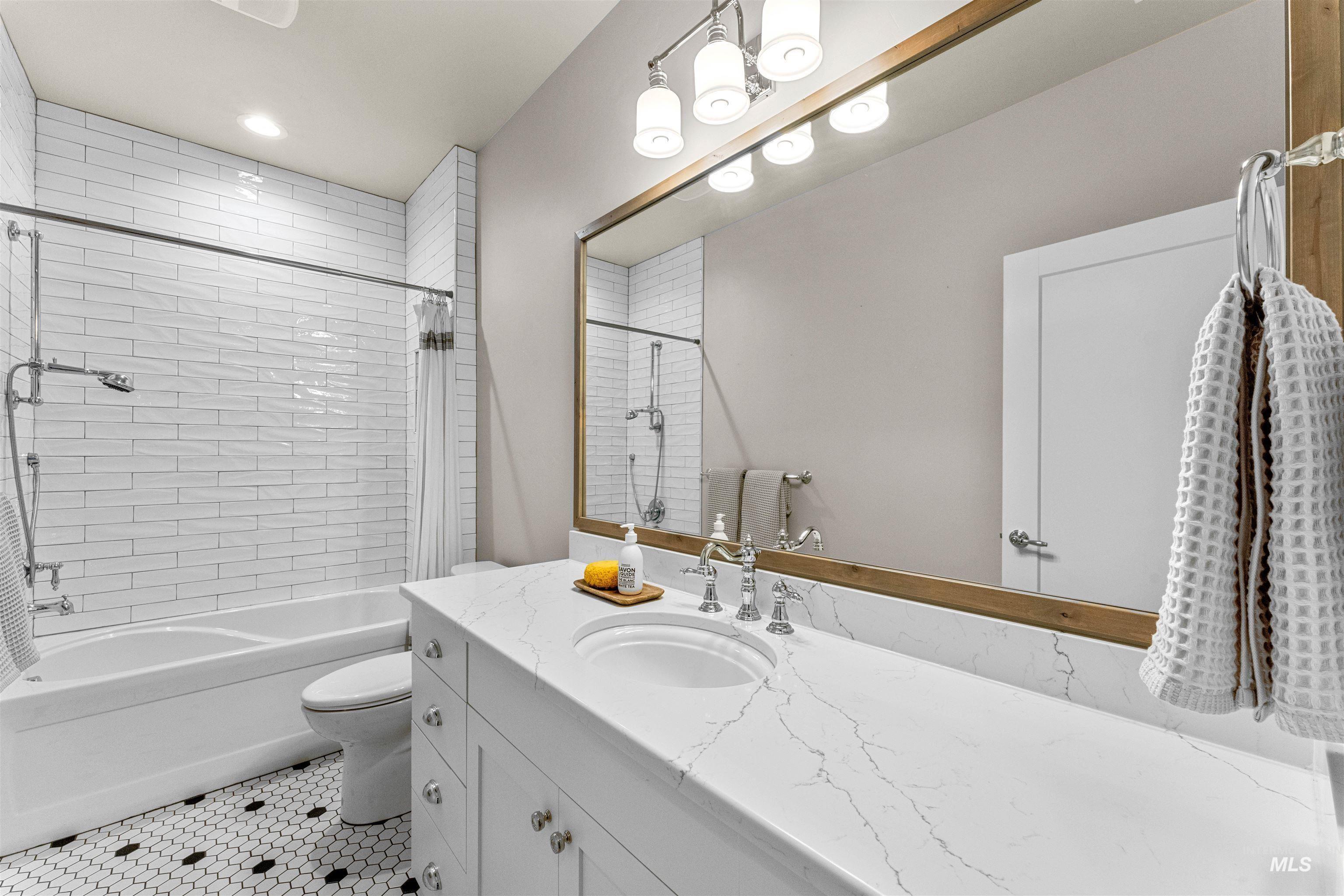 900 S Brentbrook Ln, Eagle, Idaho 83616, 4 Bedrooms, 4.5 Bathrooms, Residential For Sale, Price $2,448,000,MLS 98971252