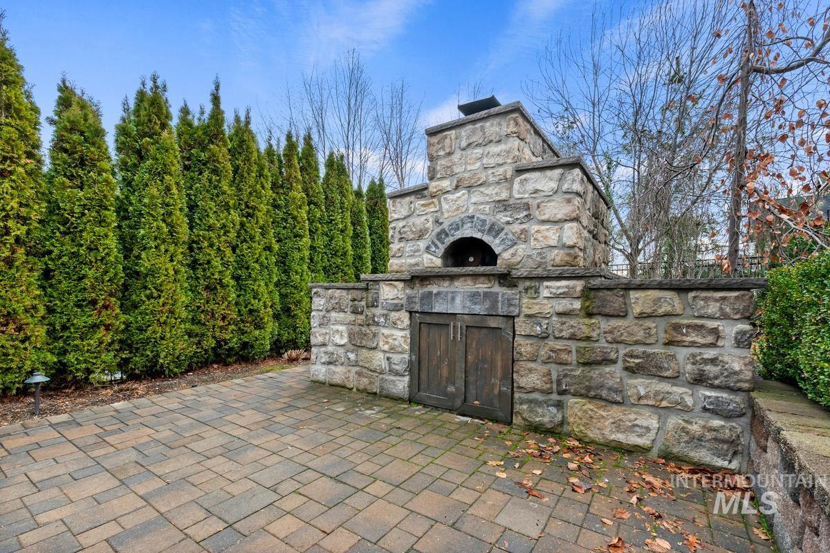 900 S Brentbrook Ln, Eagle, Idaho 83616, 4 Bedrooms, 4.5 Bathrooms, Residential For Sale, Price $2,448,000,MLS 98971252