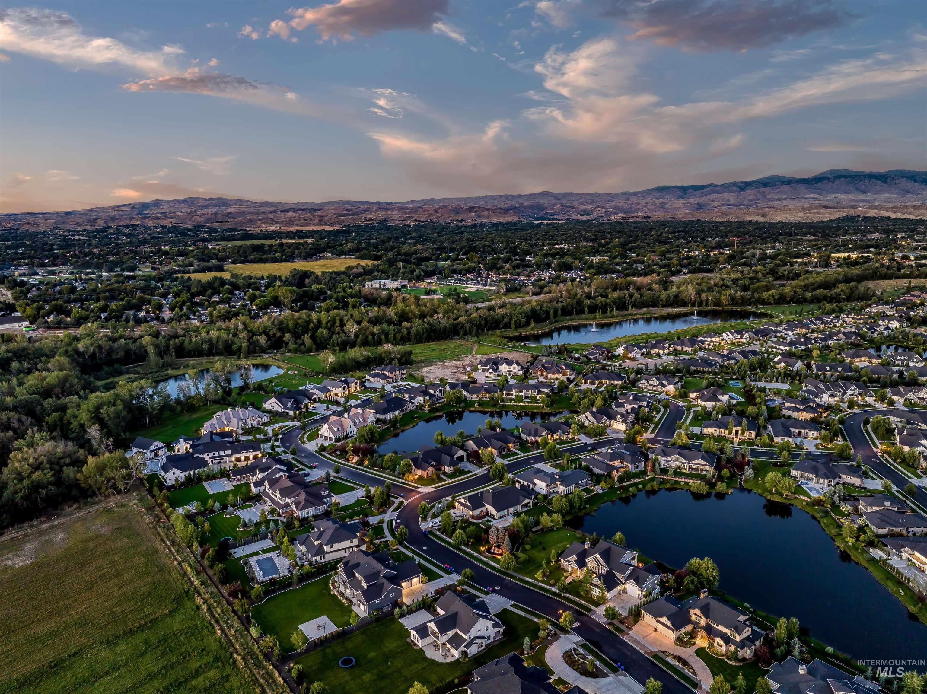 900 S Brentbrook Ln, Eagle, Idaho 83616, 4 Bedrooms, 4.5 Bathrooms, Residential For Sale, Price $2,448,000,MLS 98971252
