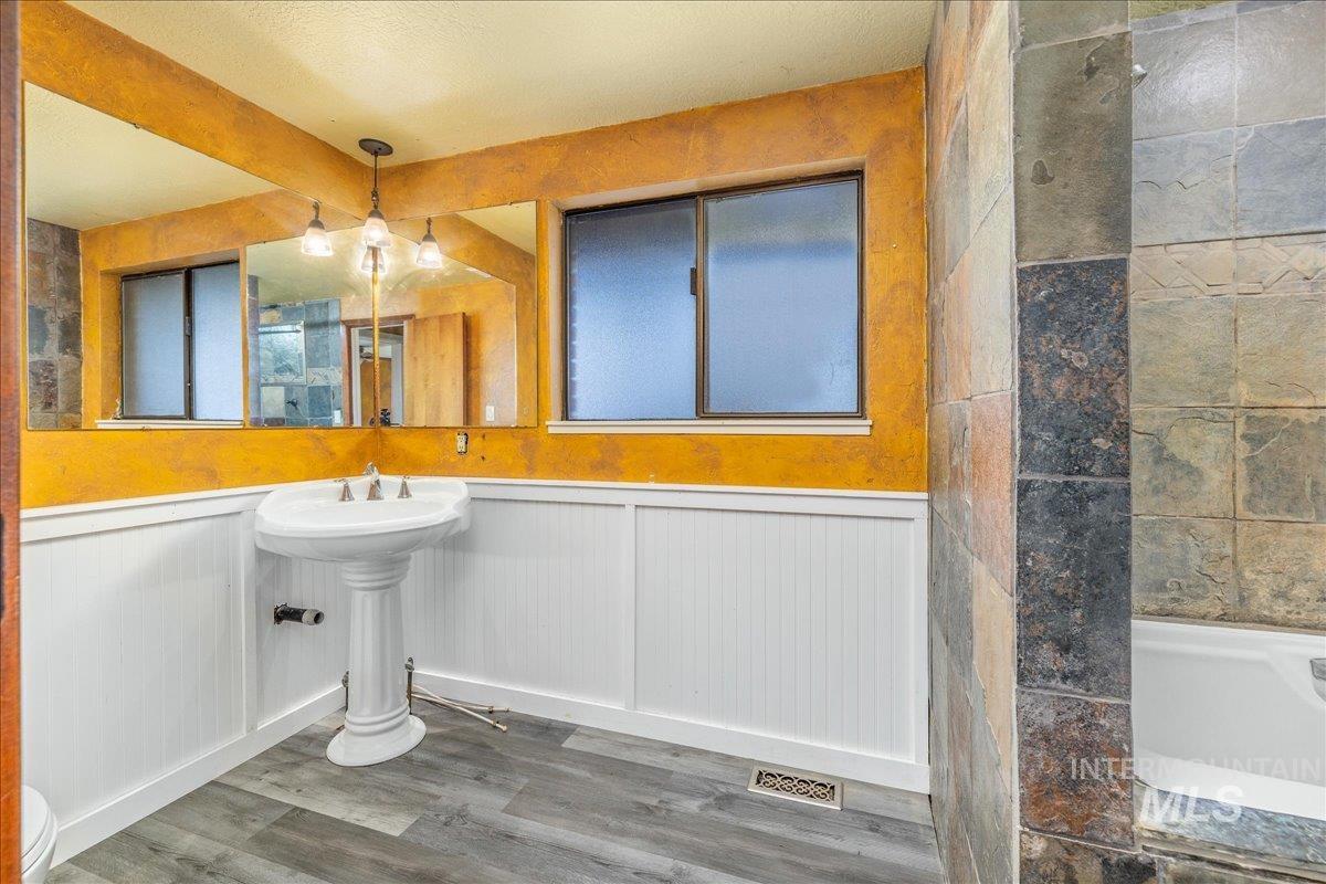 5735 N Willow Creek Rd, Eagle, Idaho 83616, 3 Bedrooms, 2 Bathrooms, Residential For Sale, Price $1,699,900,MLS 98971259