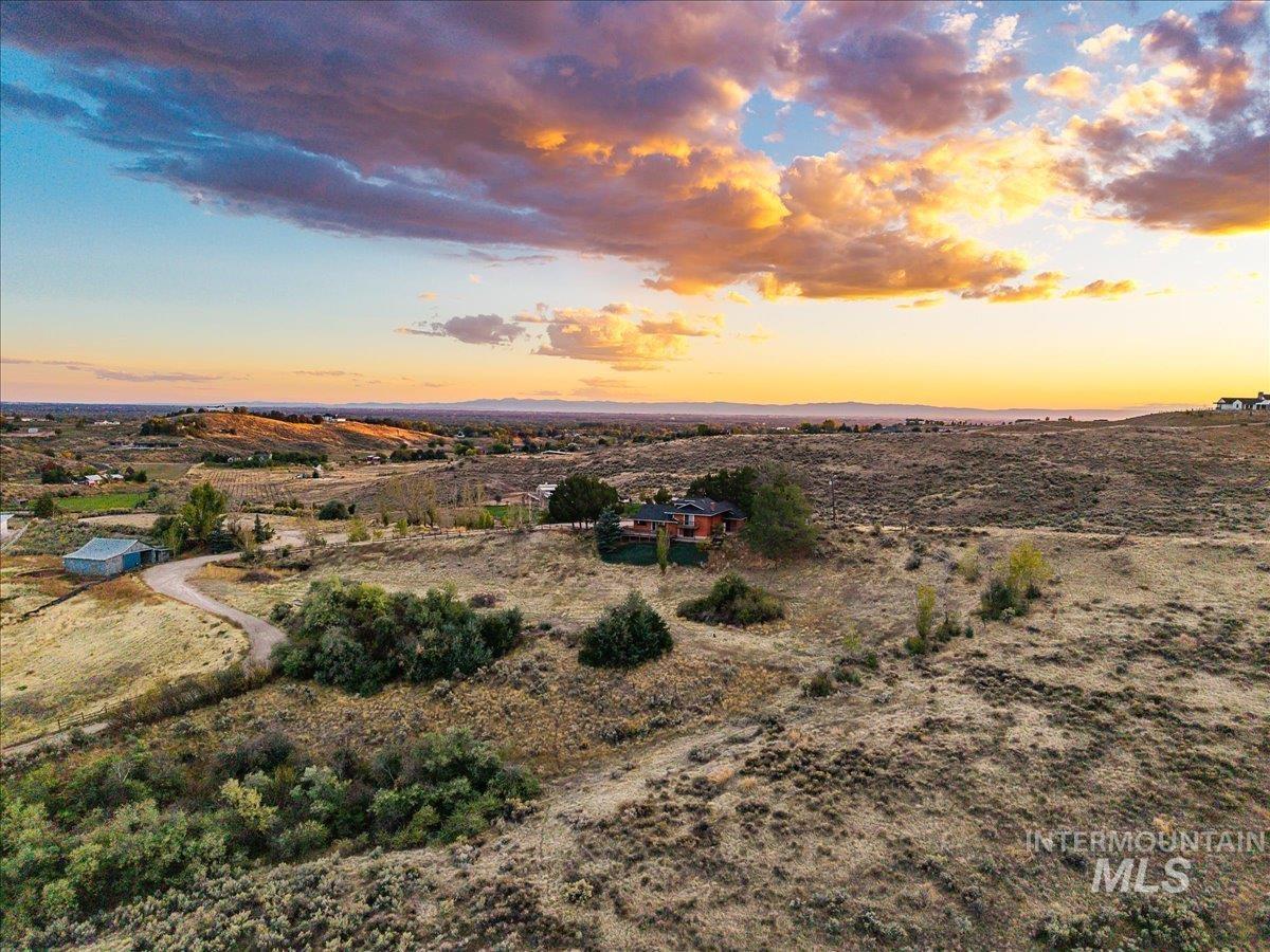 5735 N Willow Creek Rd, Eagle, Idaho 83616, 3 Bedrooms, 2 Bathrooms, Residential For Sale, Price $1,699,900,MLS 98971259