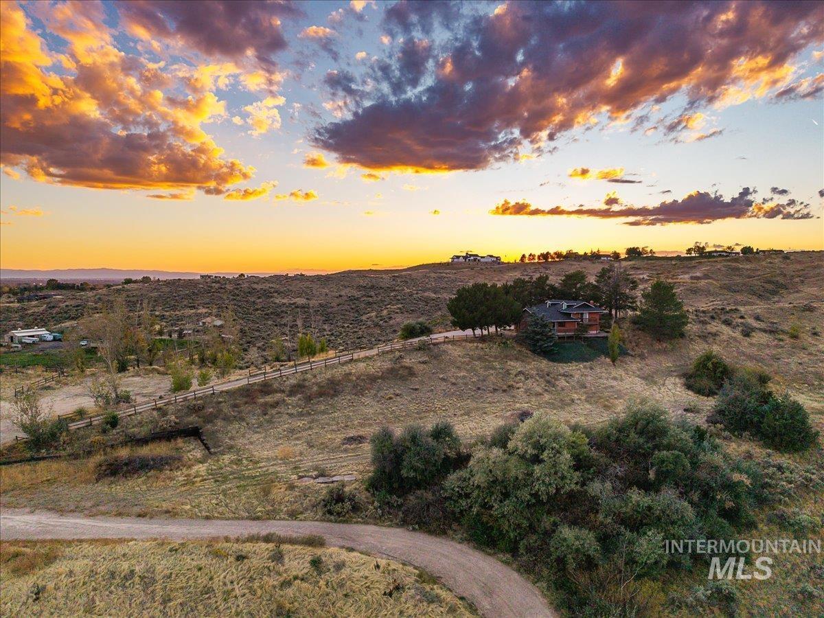 5735 N Willow Creek Rd, Eagle, Idaho 83616, 3 Bedrooms, 2 Bathrooms, Residential For Sale, Price $1,699,900,MLS 98971259