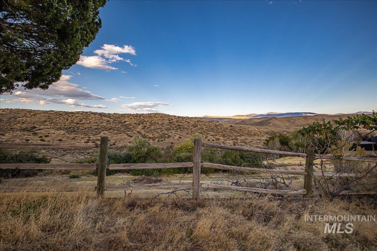 5735 N Willow Creek Rd, Eagle, Idaho 83616, 3 Bedrooms, 2 Bathrooms, Residential For Sale, Price $1,699,900,MLS 98971259