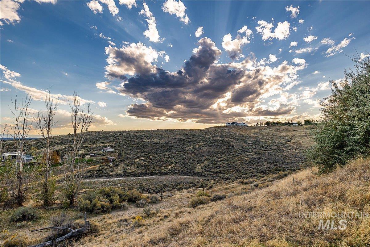 5735 N Willow Creek Rd, Eagle, Idaho 83616, 3 Bedrooms, 2 Bathrooms, Residential For Sale, Price $1,699,900,MLS 98971259