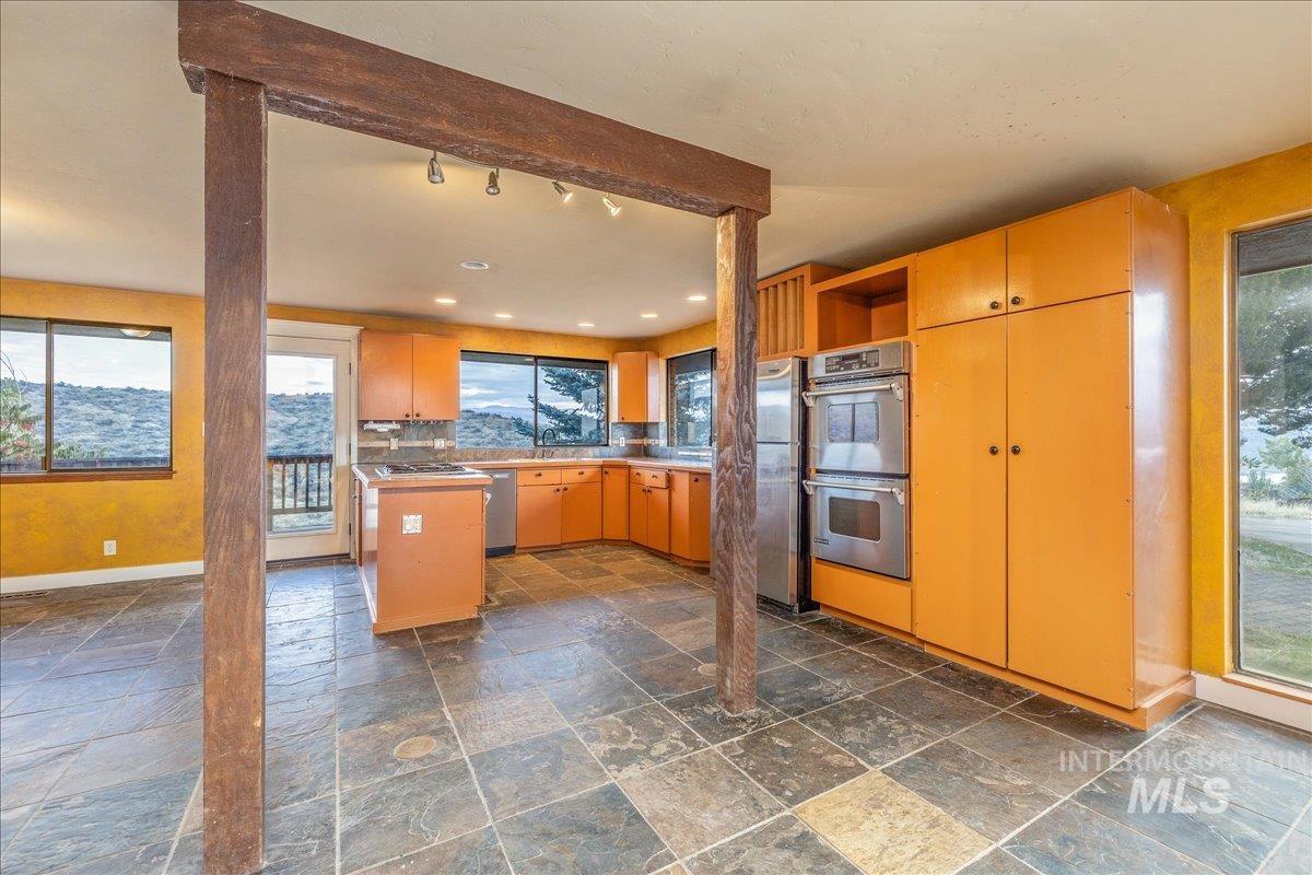 5735 N Willow Creek Rd, Eagle, Idaho 83616, 3 Bedrooms, 2 Bathrooms, Residential For Sale, Price $1,699,900,MLS 98971259