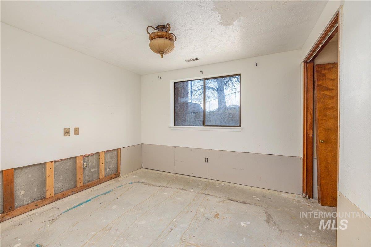 5735 N Willow Creek Rd, Eagle, Idaho 83616, 3 Bedrooms, 2 Bathrooms, Residential For Sale, Price $1,699,900,MLS 98971259