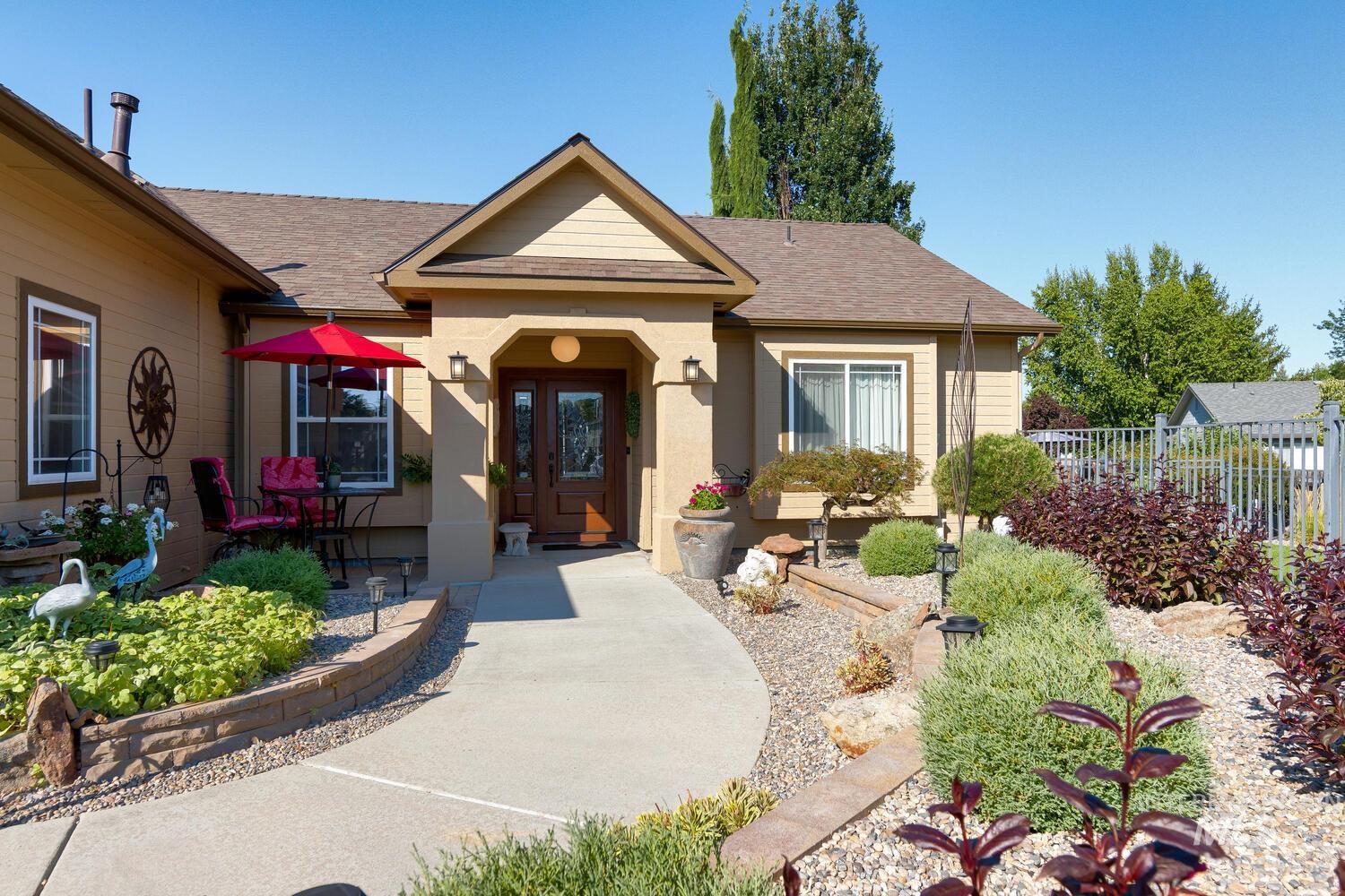10585 W. VEGA CT, Star, Idaho 83669-5546, 3 Bedrooms, 2.5 Bathrooms, Residential For Sale, Price $799,900,MLS 98971260