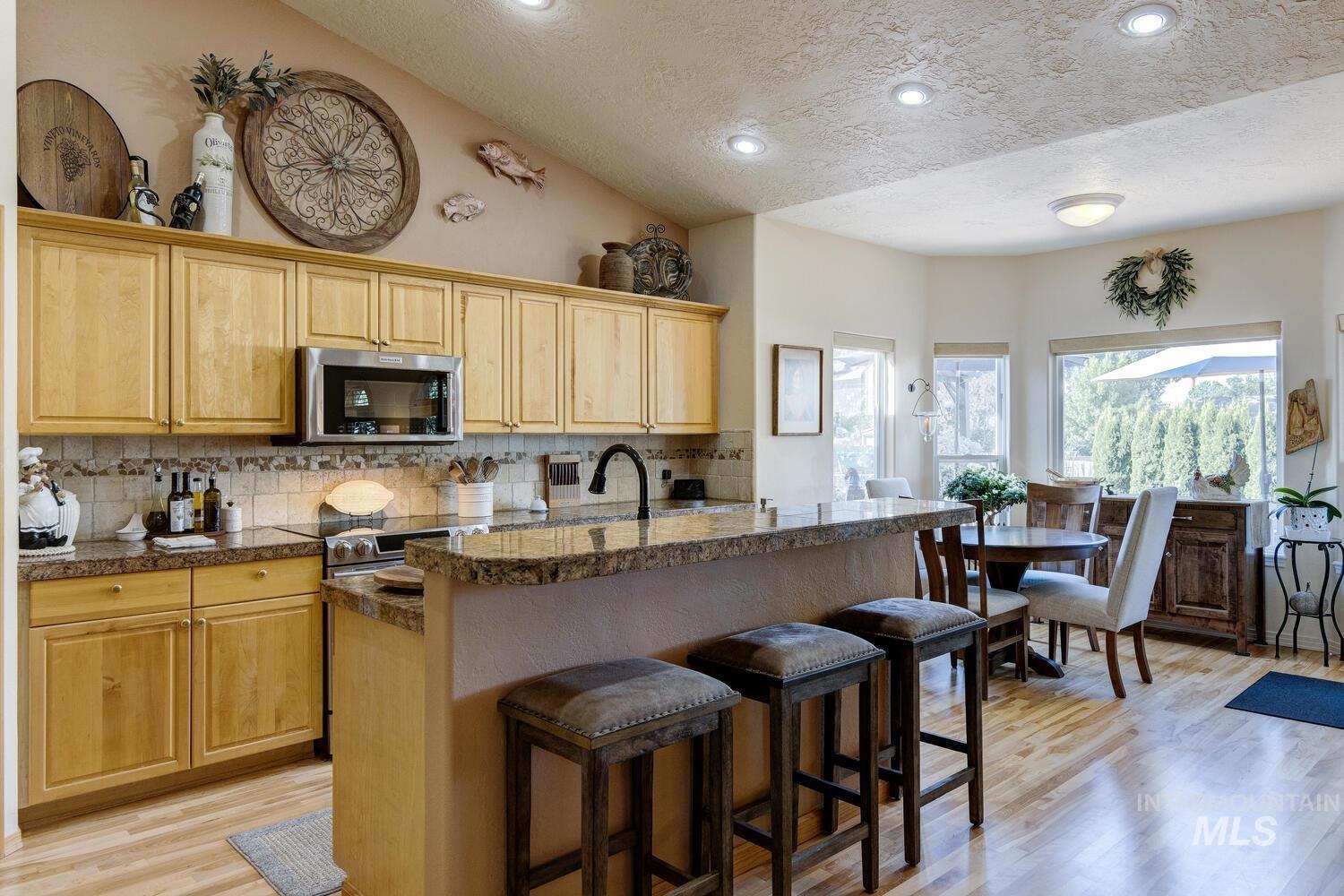 10585 W. VEGA CT, Star, Idaho 83669-5546, 3 Bedrooms, 2.5 Bathrooms, Residential For Sale, Price $799,900,MLS 98971260