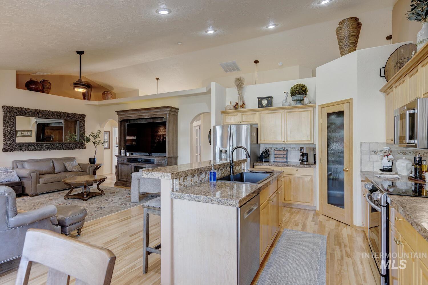 10585 W. VEGA CT, Star, Idaho 83669-5546, 3 Bedrooms, 2.5 Bathrooms, Residential For Sale, Price $799,900,MLS 98971260