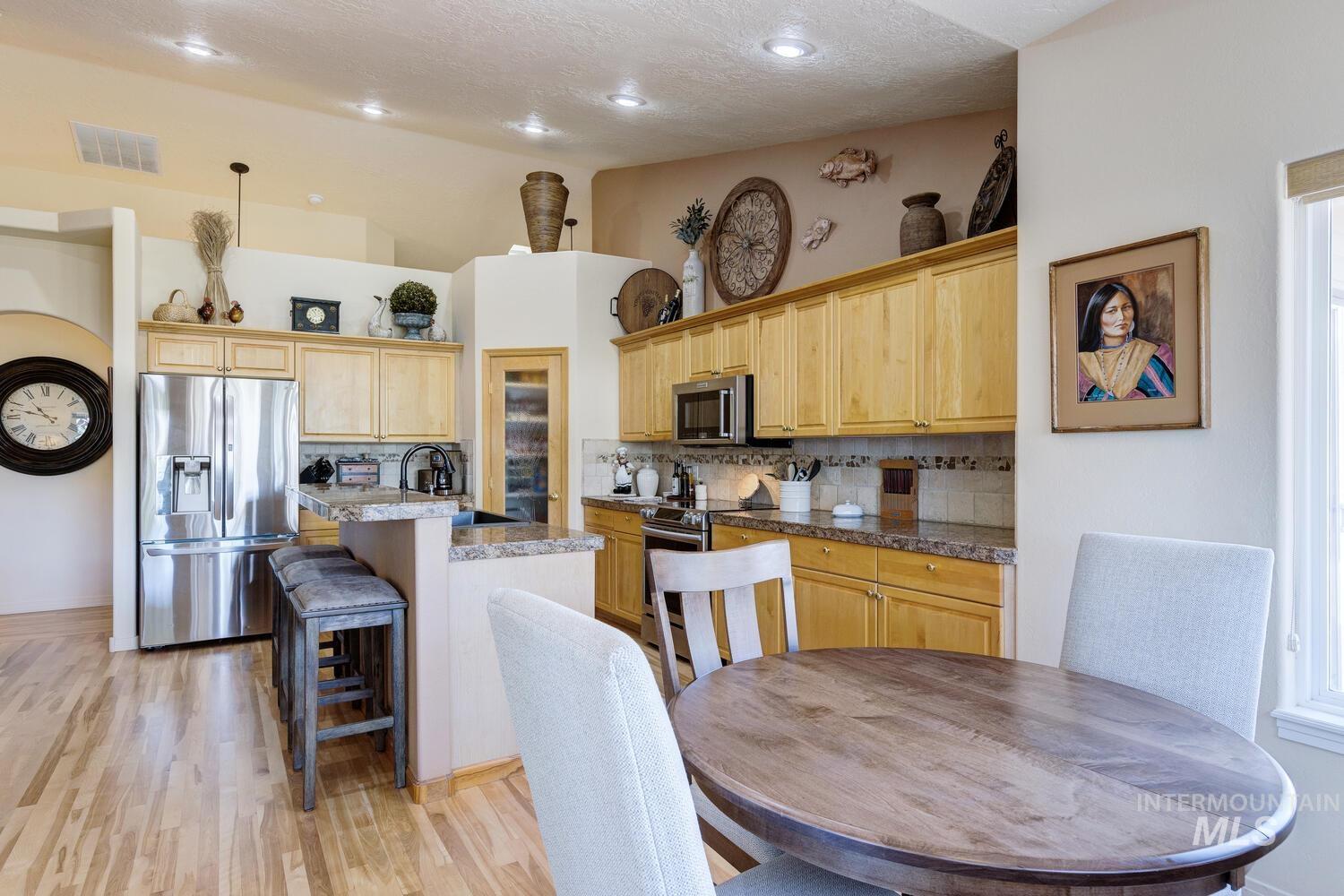 10585 W. VEGA CT, Star, Idaho 83669-5546, 3 Bedrooms, 2.5 Bathrooms, Residential For Sale, Price $799,900,MLS 98971260