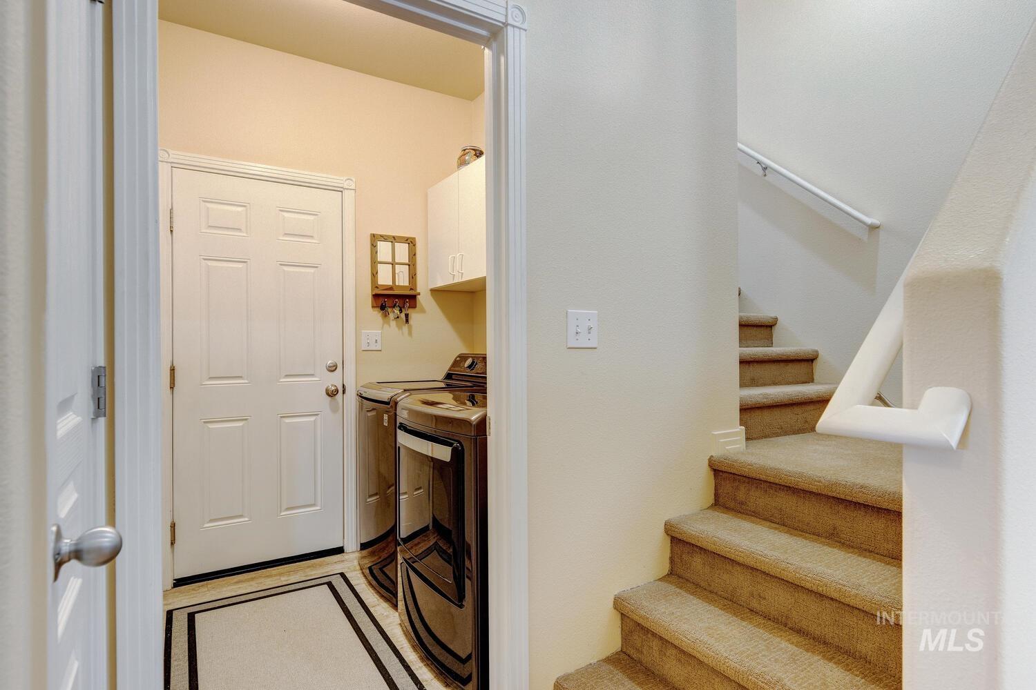 10585 W. VEGA CT, Star, Idaho 83669-5546, 3 Bedrooms, 2.5 Bathrooms, Residential For Sale, Price $799,900,MLS 98971260