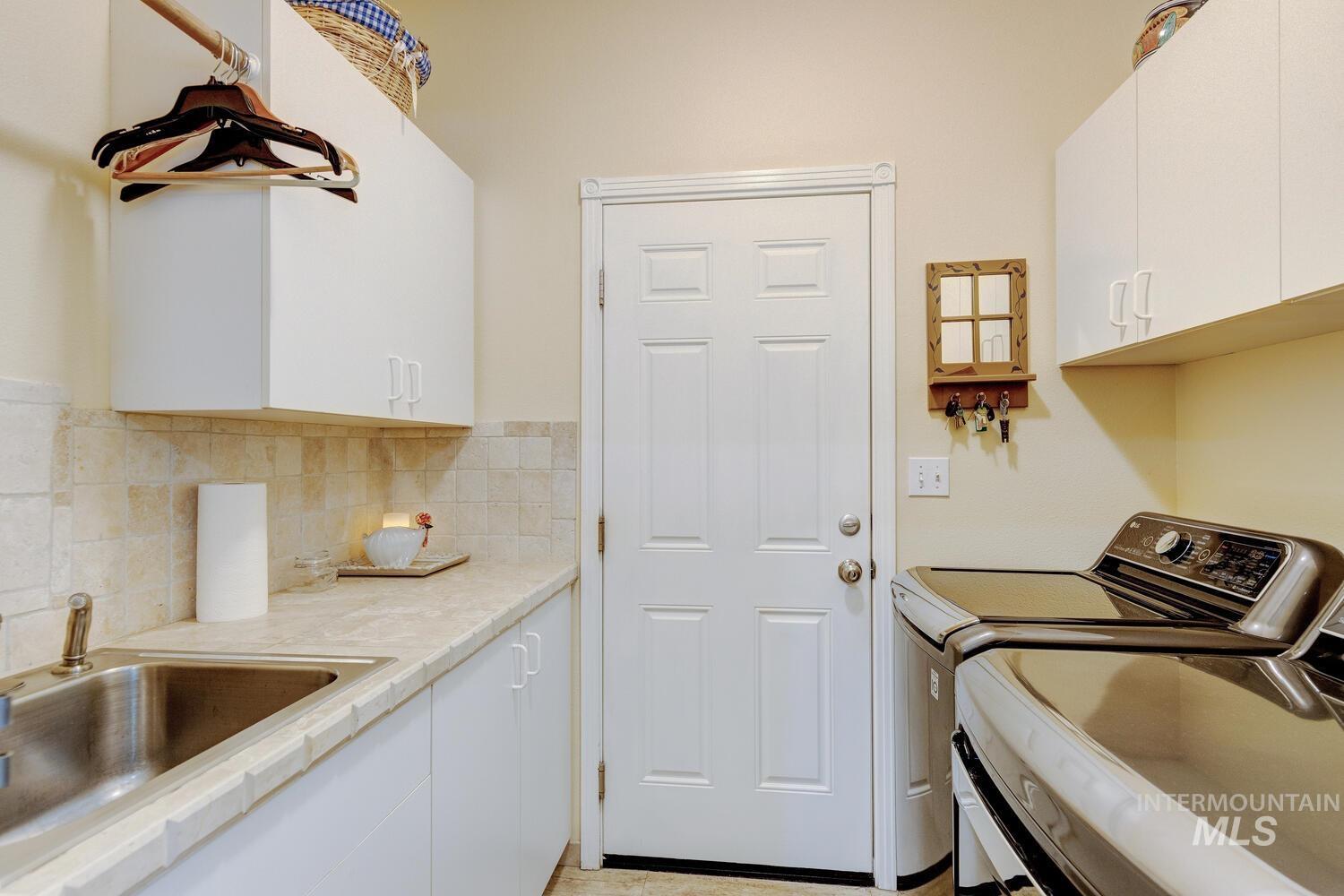 10585 W. VEGA CT, Star, Idaho 83669-5546, 3 Bedrooms, 2.5 Bathrooms, Residential For Sale, Price $799,900,MLS 98971260