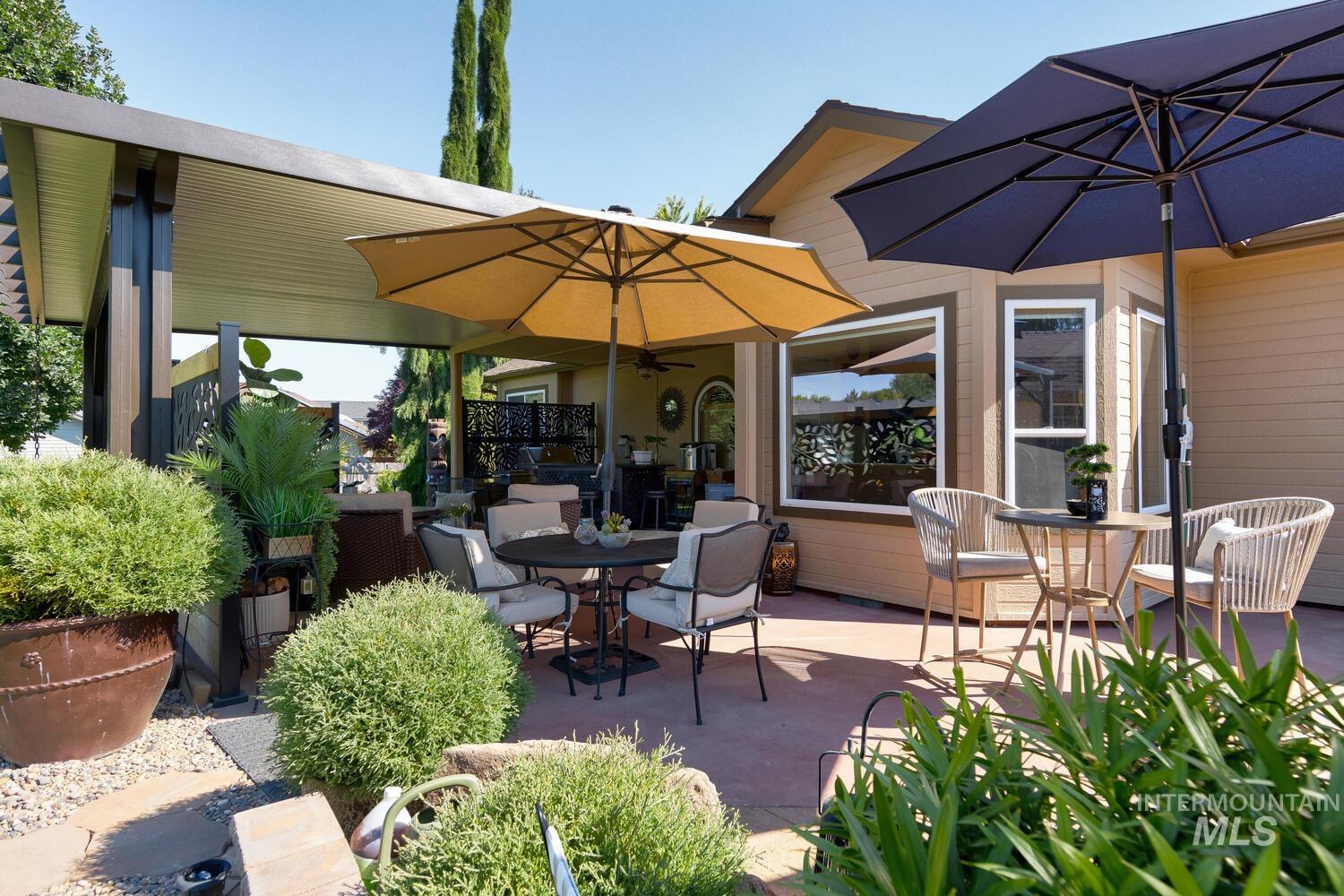 10585 W. VEGA CT, Star, Idaho 83669-5546, 3 Bedrooms, 2.5 Bathrooms, Residential For Sale, Price $799,900,MLS 98971260