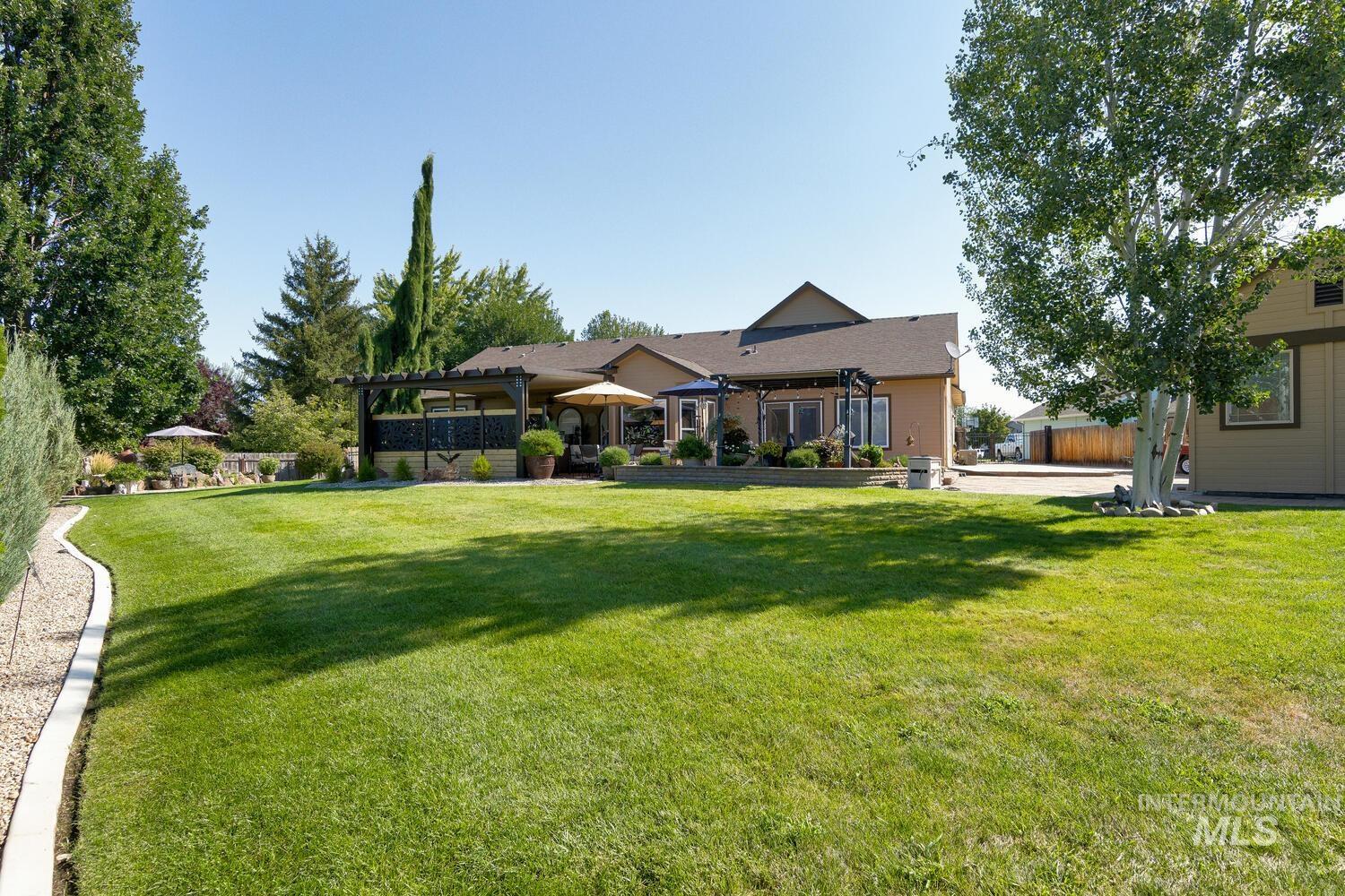 10585 W. VEGA CT, Star, Idaho 83669-5546, 3 Bedrooms, 2.5 Bathrooms, Residential For Sale, Price $799,900,MLS 98971260