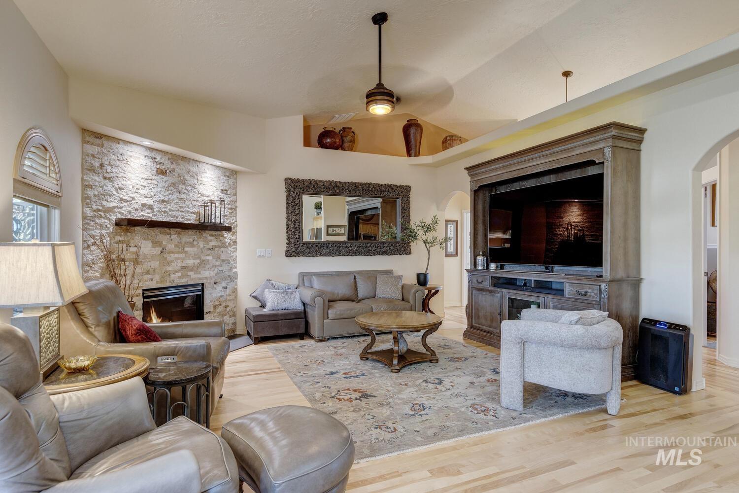 10585 W. VEGA CT, Star, Idaho 83669-5546, 3 Bedrooms, 2.5 Bathrooms, Residential For Sale, Price $799,900,MLS 98971260