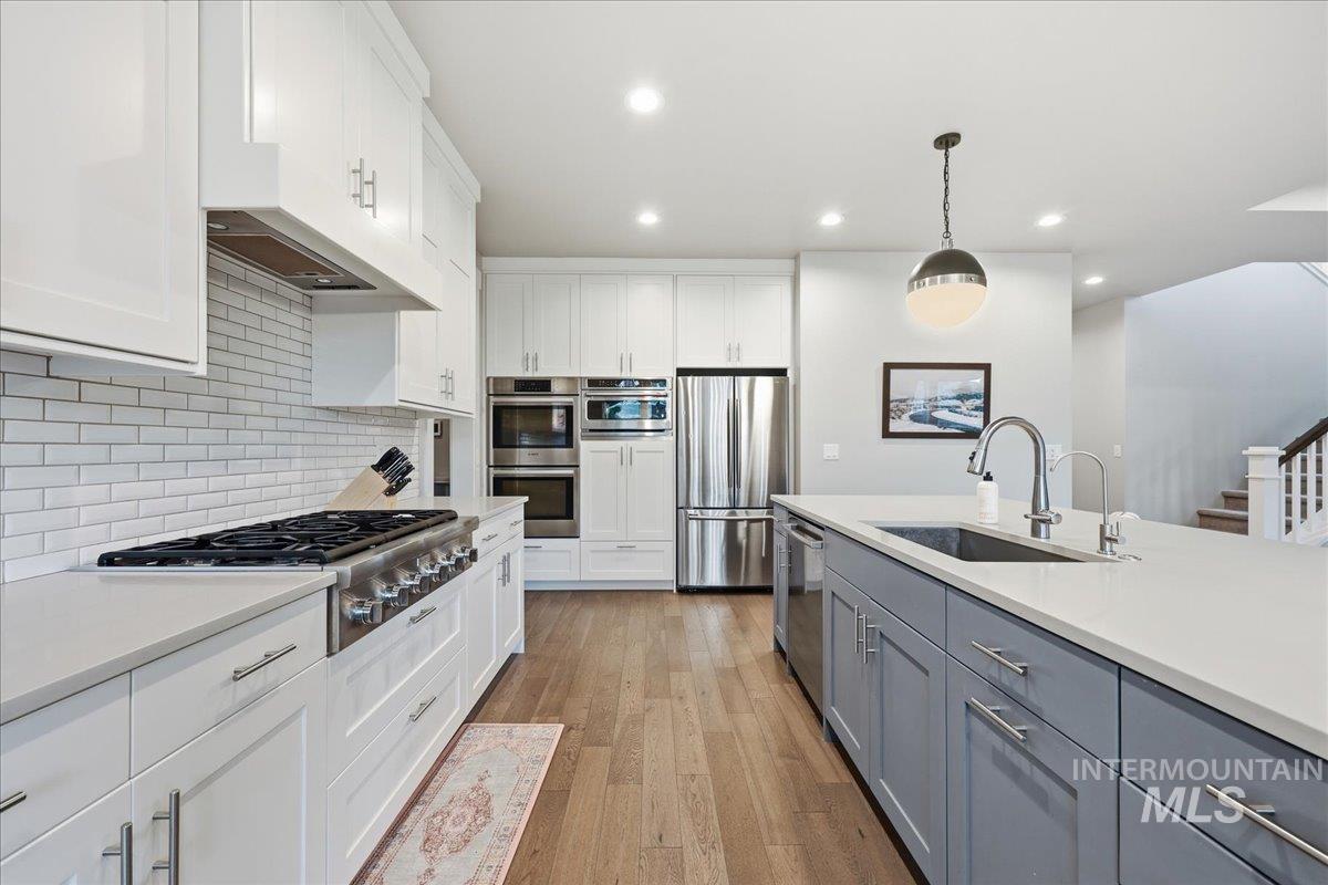 4240 W Sunny Cove, Meridian, Idaho 83646, 4 Bedrooms, 2.5 Bathrooms, Residential For Sale, Price $824,900,MLS 98971262