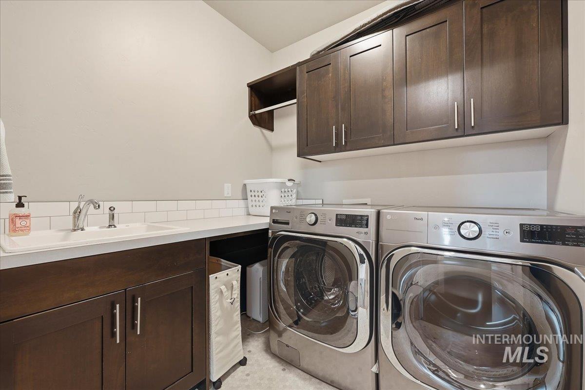 4240 W Sunny Cove, Meridian, Idaho 83646, 4 Bedrooms, 2.5 Bathrooms, Residential For Sale, Price $824,900,MLS 98971262