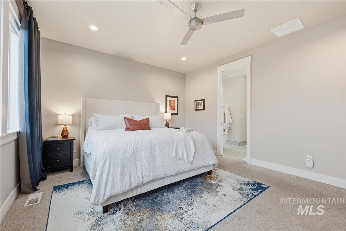 4240 W Sunny Cove, Meridian, Idaho 83646, 4 Bedrooms, 2.5 Bathrooms, Residential For Sale, Price $824,900,MLS 98971262