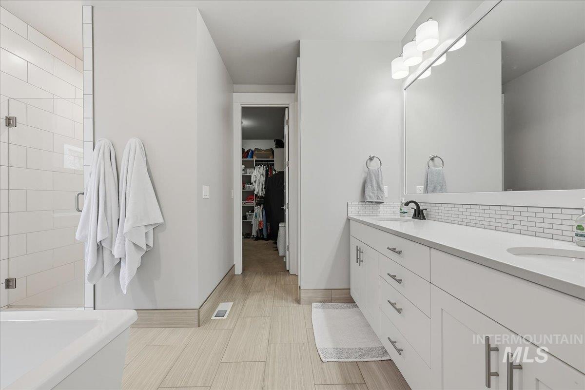 4240 W Sunny Cove, Meridian, Idaho 83646, 4 Bedrooms, 2.5 Bathrooms, Residential For Sale, Price $824,900,MLS 98971262