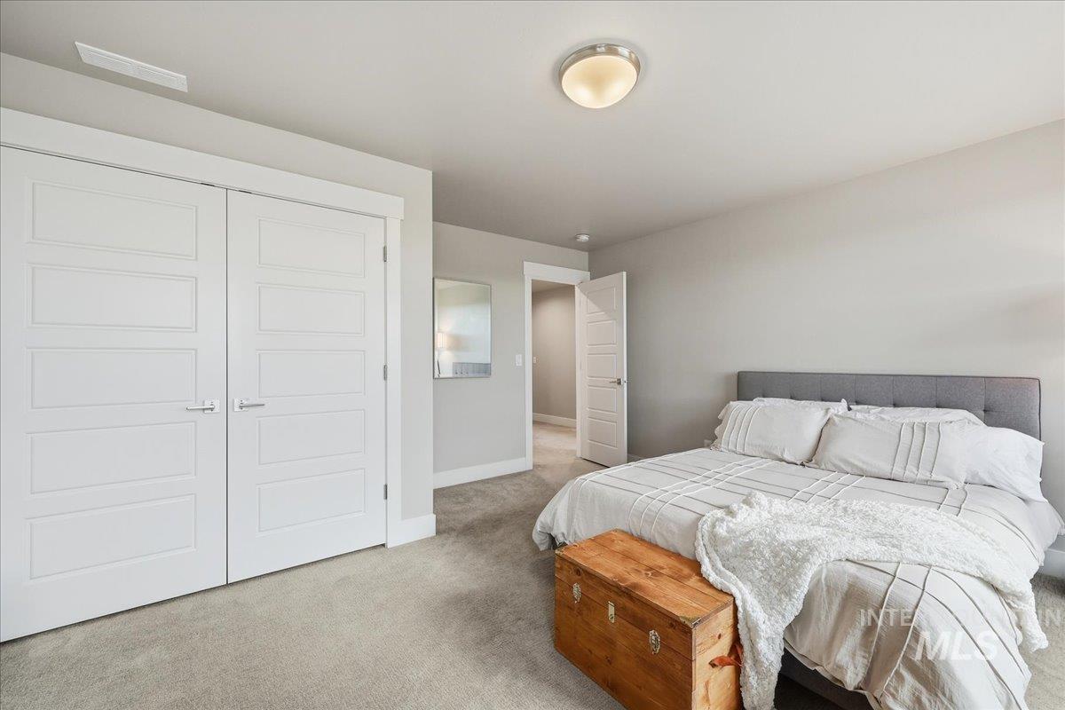 4240 W Sunny Cove, Meridian, Idaho 83646, 4 Bedrooms, 2.5 Bathrooms, Residential For Sale, Price $824,900,MLS 98971262