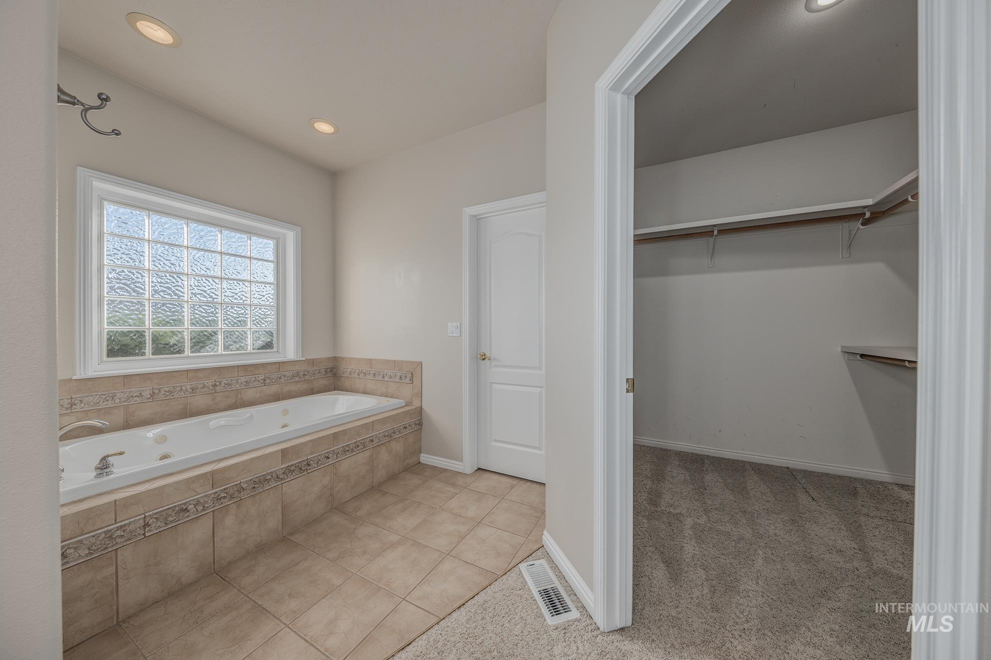 2104 Shelley Drive, Payette, Idaho 83661-2666, 3 Bedrooms, 2 Bathrooms, Residential For Sale, Price $660,000, 98971263