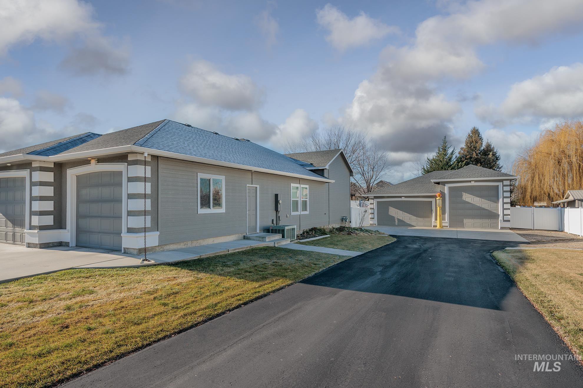 2104 Shelley Drive, Payette, Idaho 83661-2666, 3 Bedrooms, 2 Bathrooms, Residential For Sale, Price $660,000, 98971263