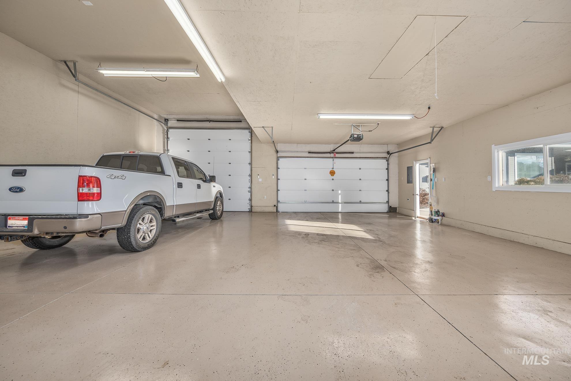 2104 Shelley Drive, Payette, Idaho 83661-2666, 3 Bedrooms, 2 Bathrooms, Residential For Sale, Price $660,000,MLS 98971263