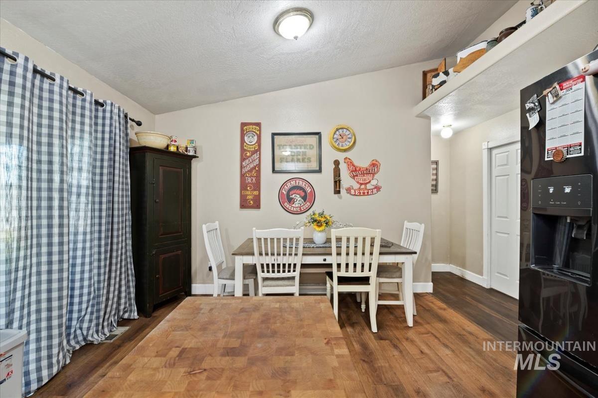 307 Quail Cove Cir, Fruitland, Idaho 83619, 3 Bedrooms, 2 Bathrooms, Residential For Sale, Price $335,000, 98971264