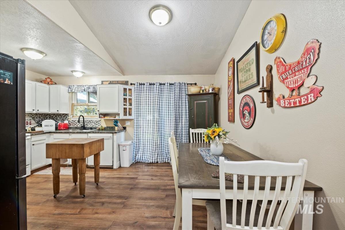 307 Quail Cove Cir, Fruitland, Idaho 83619, 3 Bedrooms, 2 Bathrooms, Residential For Sale, Price $335,000, 98971264