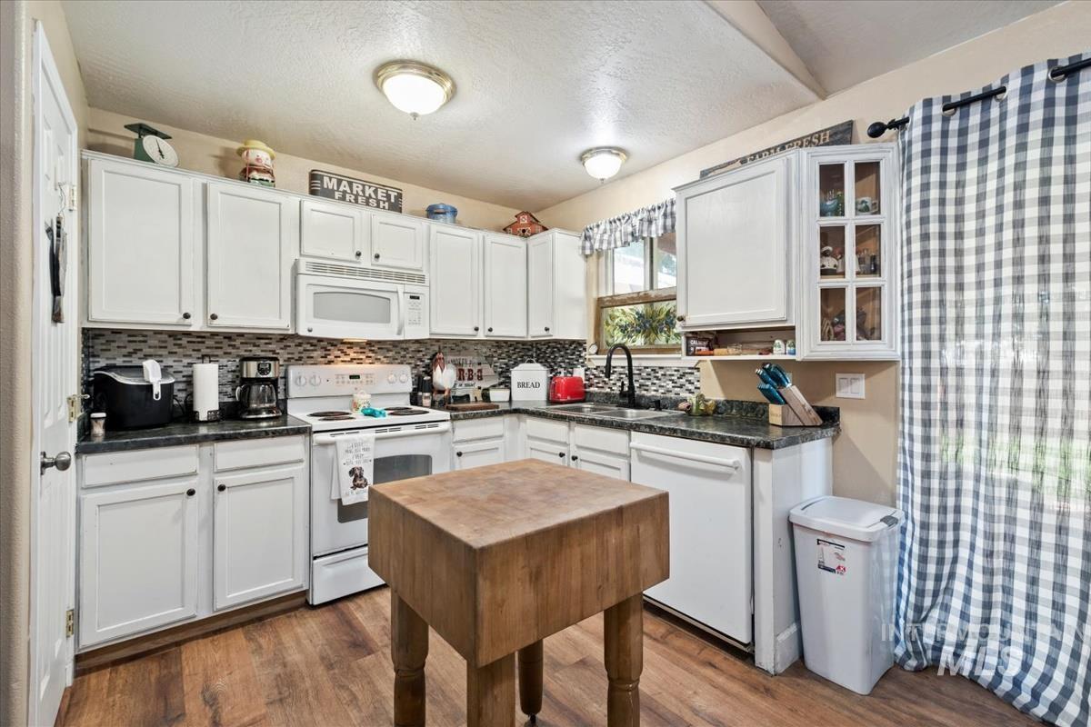 307 Quail Cove Cir, Fruitland, Idaho 83619, 3 Bedrooms, 2 Bathrooms, Residential For Sale, Price $345,000, 98971264