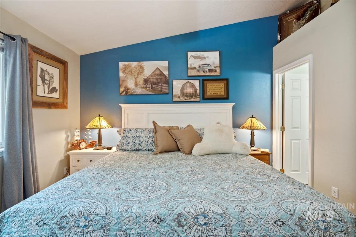 307 Quail Cove Cir, Fruitland, Idaho 83619, 3 Bedrooms, 2 Bathrooms, Residential For Sale, Price $335,000, 98971264