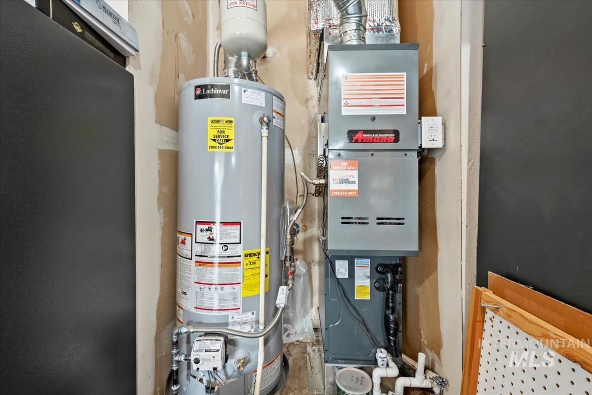 307 Quail Cove Cir, Fruitland, Idaho 83619, 3 Bedrooms, 2 Bathrooms, Residential For Sale, Price $333,000,MLS 98971264