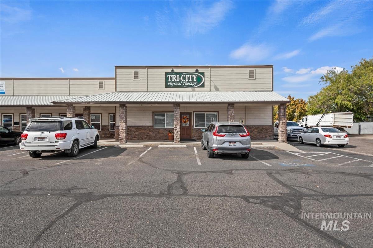 307 Quail Cove Cir, Fruitland, Idaho 83619, 3 Bedrooms, 2 Bathrooms, Residential For Sale, Price $333,000,MLS 98971264