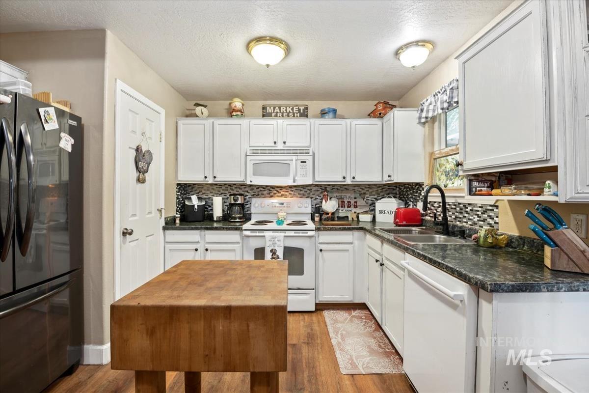307 Quail Cove Cir, Fruitland, Idaho 83619, 3 Bedrooms, 2 Bathrooms, Residential For Sale, Price $335,000, 98971264