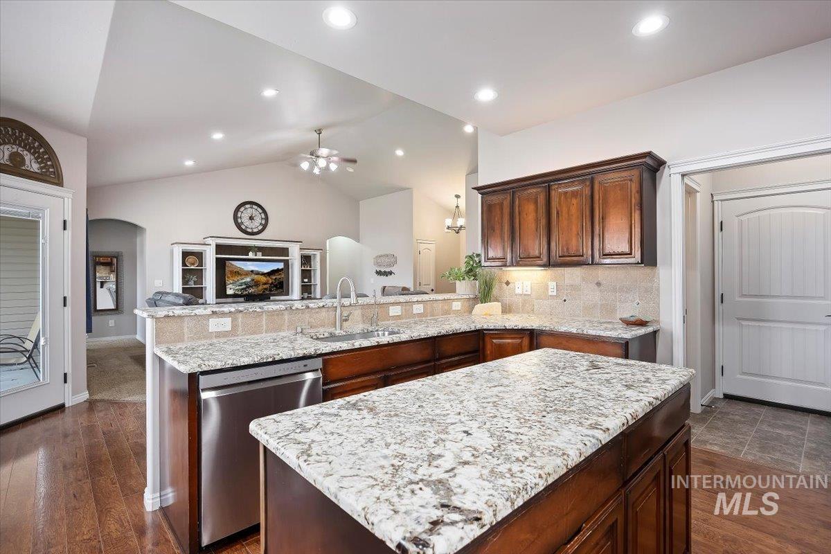 921 Ballard Ln., Kimberly, Idaho 83341, 4 Bedrooms, 3 Bathrooms, Residential For Sale, Price $518,900, 98971265