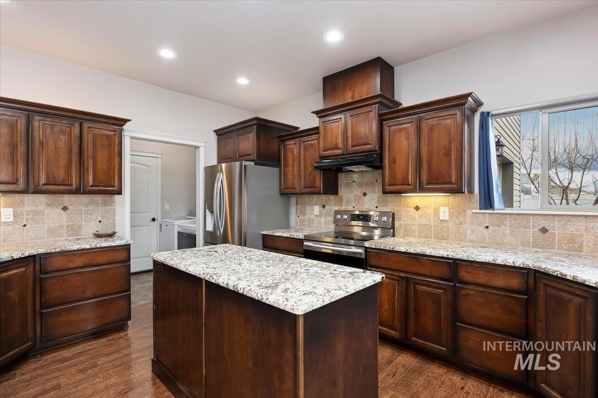 921 Ballard Ln., Kimberly, Idaho 83341, 4 Bedrooms, 3 Bathrooms, Residential For Sale, Price $518,900, 98971265