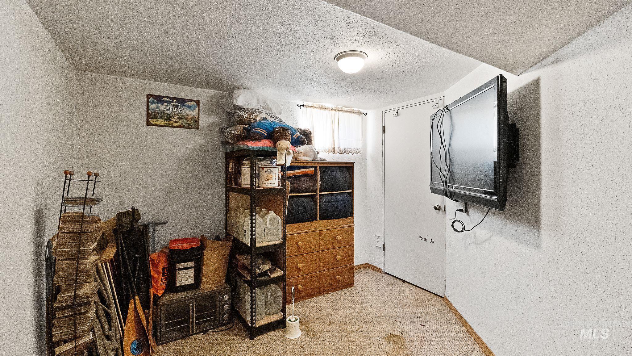 1120 Phelps Circle, Mountain Home, Idaho 83646, 3 Bedrooms, 1.5 Bathrooms, Residential For Sale, Price $239,900,MLS 98971266