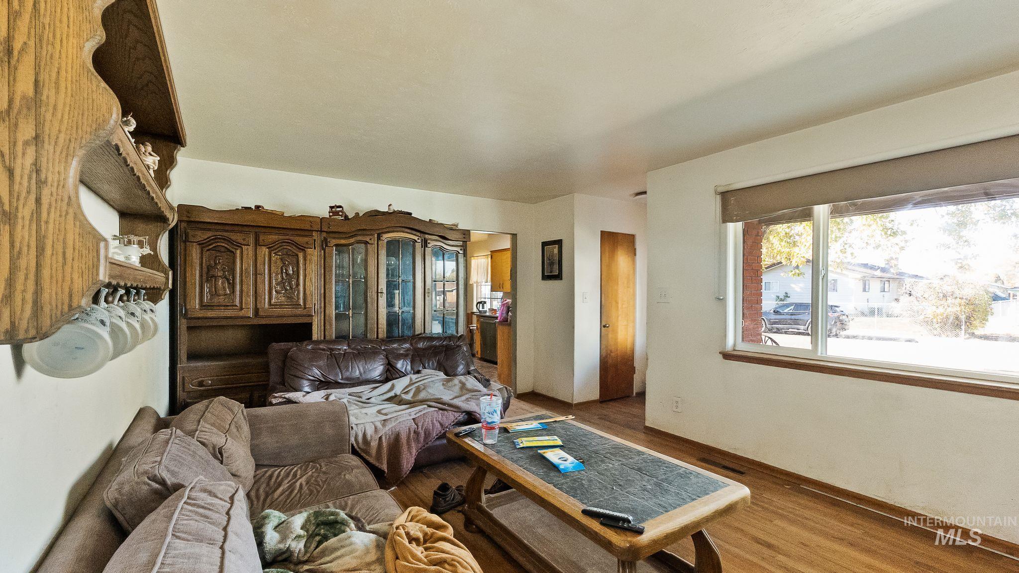 1120 Phelps Circle, Mountain Home, Idaho 83646, 3 Bedrooms, 1.5 Bathrooms, Residential For Sale, Price $239,900,MLS 98971266