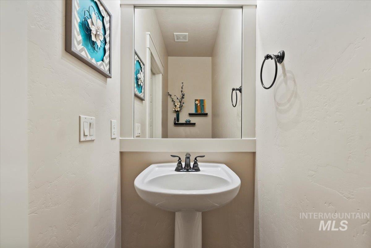 534 W Jordanelle, Meridian, Idaho 83646, 3 Bedrooms, 2.5 Bathrooms, Residential For Sale, Price $654,900, 98971267