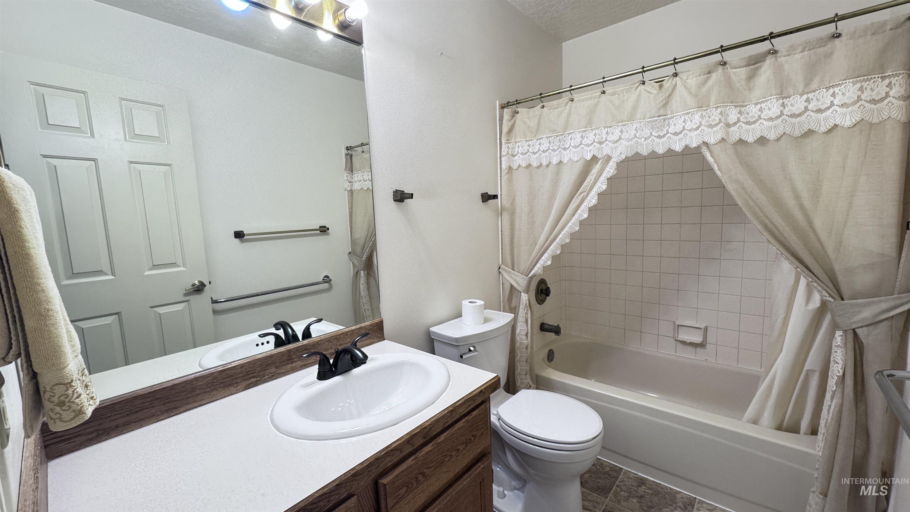 2780 Hiawatha Way, Twin Falls, Idaho 83301, 3 Bedrooms, 2 Bathrooms, Residential For Sale, Price $325,000, 98971273