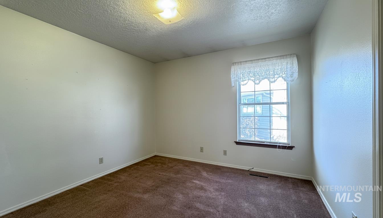 2780 Hiawatha Way, Twin Falls, Idaho 83301, 3 Bedrooms, 2 Bathrooms, Residential For Sale, Price $325,000, 98971273