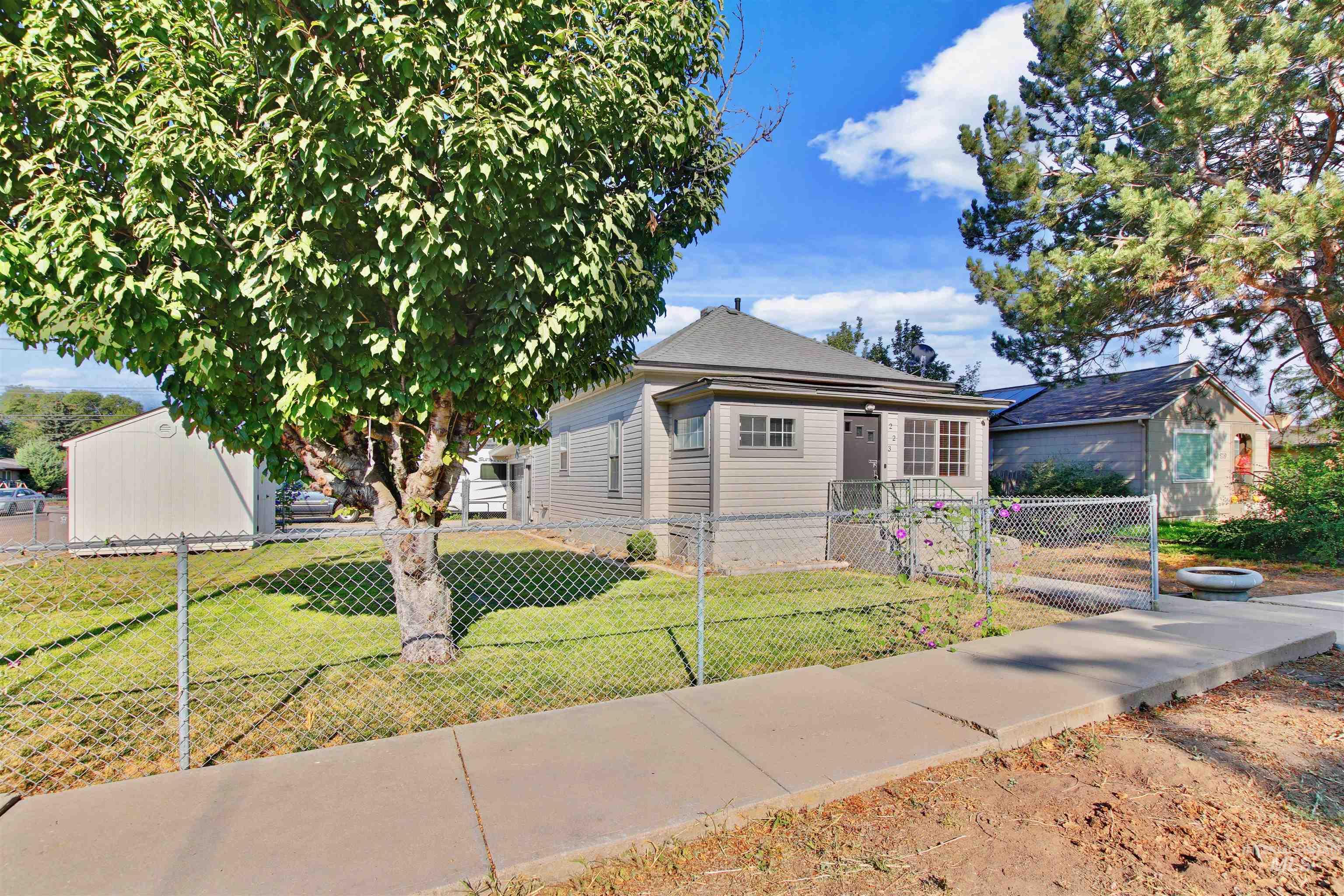 223 S Elder St, Nampa, Idaho 83686, 2 Bedrooms, 1 Bathroom, Residential For Sale, Price $284,400,MLS 98971274