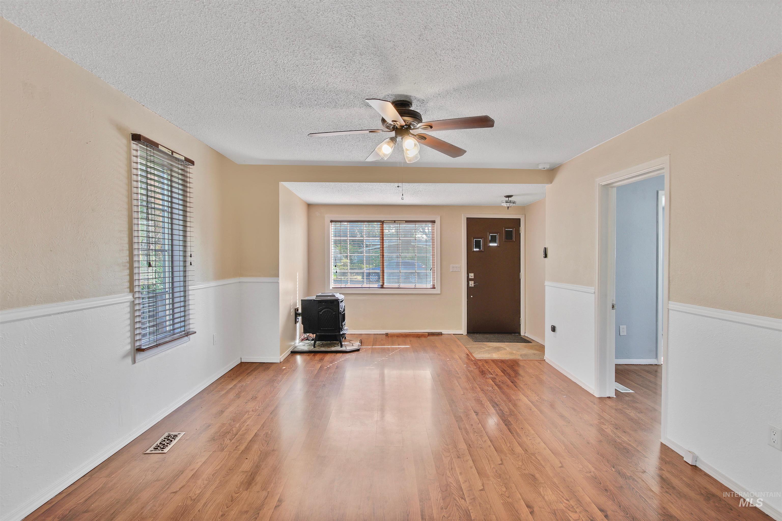 223 S Elder St, Nampa, Idaho 83686, 2 Bedrooms, 1 Bathroom, Residential For Sale, Price $284,400,MLS 98971274