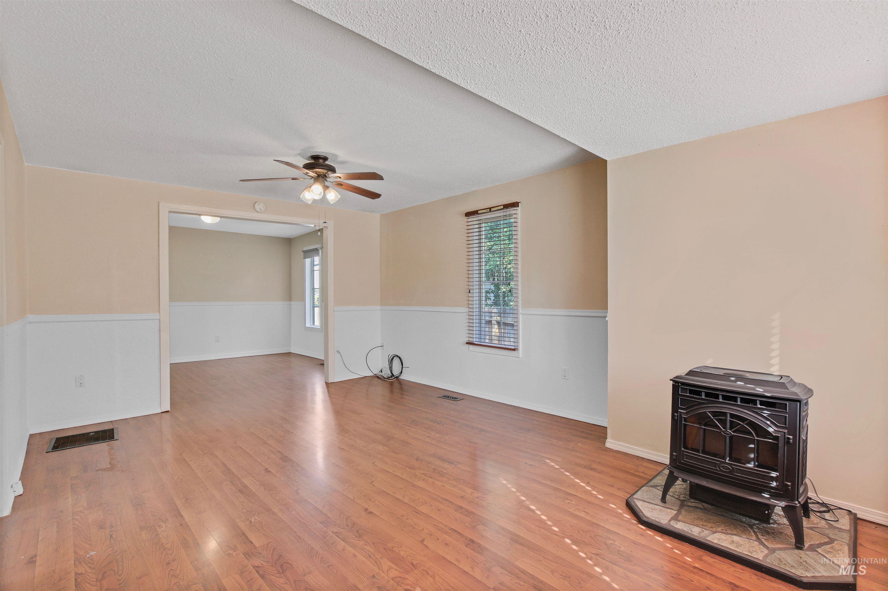 223 S Elder St, Nampa, Idaho 83686, 2 Bedrooms, 1 Bathroom, Residential For Sale, Price $284,400,MLS 98971274