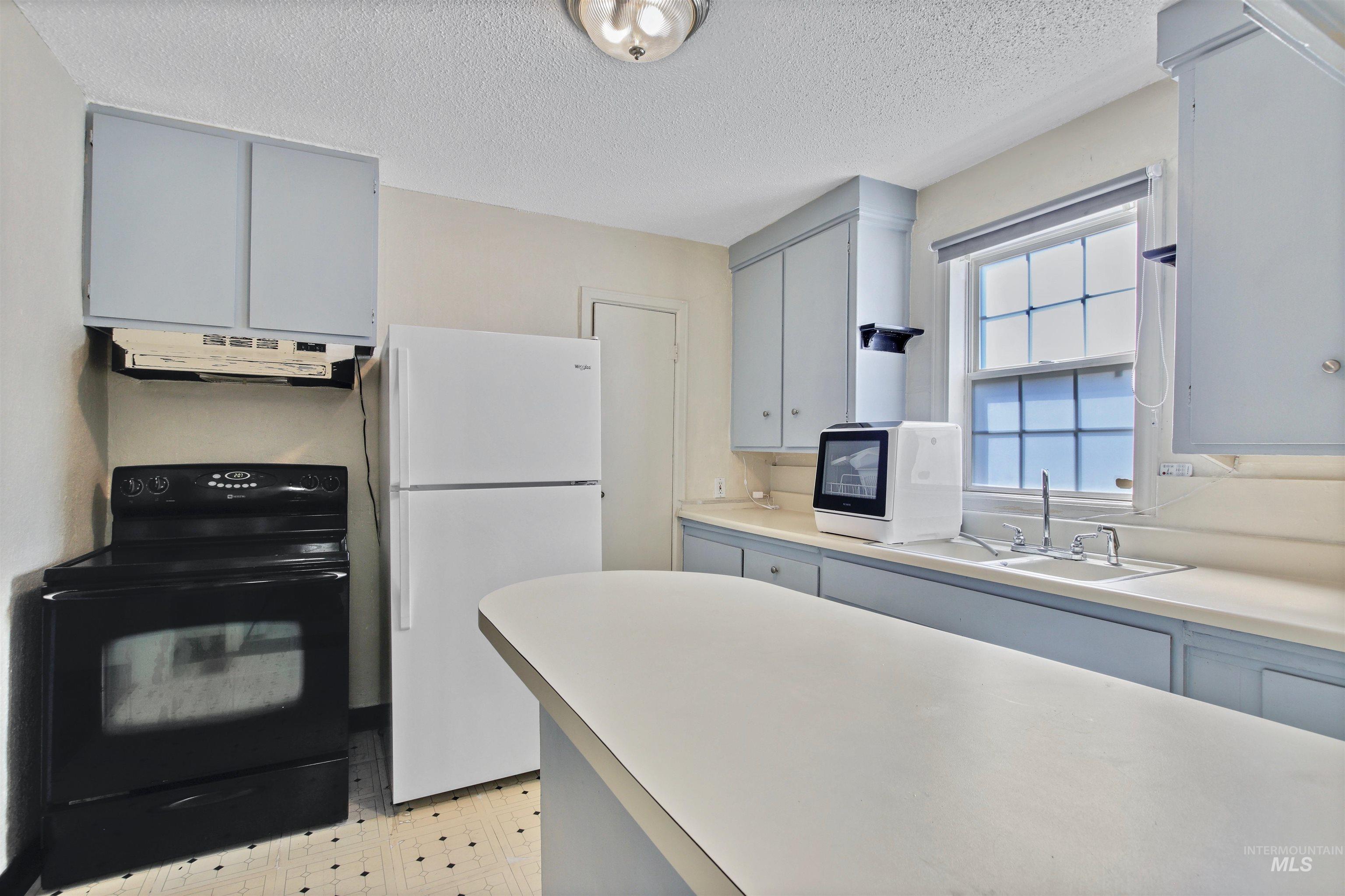 223 S Elder St, Nampa, Idaho 83686, 2 Bedrooms, 1 Bathroom, Residential For Sale, Price $284,400,MLS 98971274